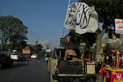 Taliban flags proliferate as Afghan tricolour becomes resistance symbol