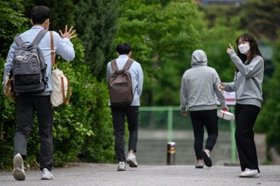 Schools reopen in South Korea as virus fears ease