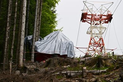 Three held over deadly Italy cable car crash