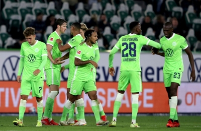Wolfsburg held at home as Bayern Munich stay top of Bundesliga