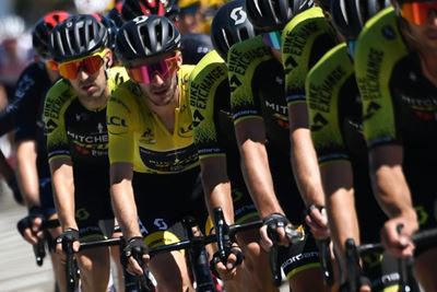 Yates may be in yellow 10 days, says Tour de France race director