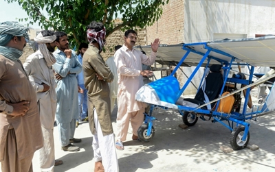 The Pakistani popcorn seller who built his own plane