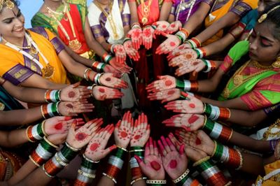 Daredevils, balloons and bangles for Indian Independence Day