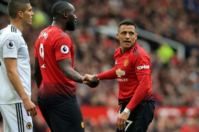 Injuries open way for Sanchez and Lukaku to shine for United
