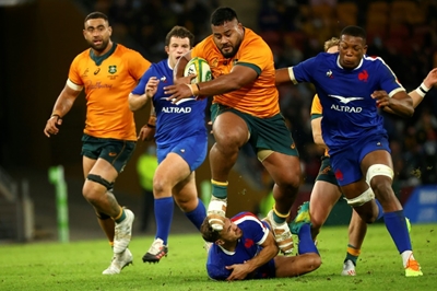 Last-gasp penalty earns Australia 23-21 win over France in opening Test