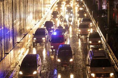 Patients die as Manila traffic jams block ambulances