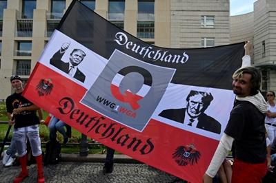 Conspiracy epidemic, born in US, spreads in Europe