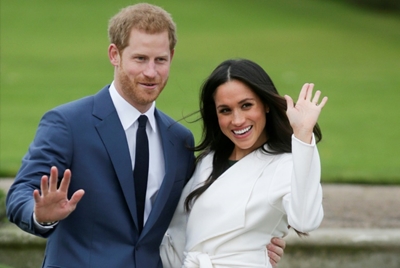Queen gathers royals for crisis meeting 