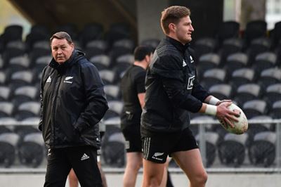 Steady All Blacks opt for experience over form