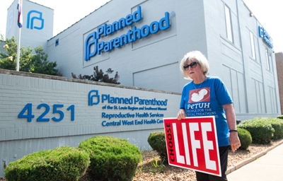 Texas, Ohio suspend abortions citing coronavirus fight