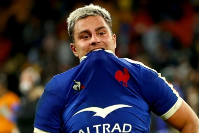 France centre Vincent out for up to eight months