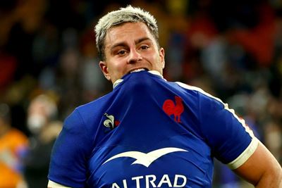 France centre Vincent out for up to eight months