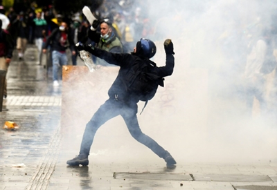 Pressure mounts on Colombia as protests begin second week