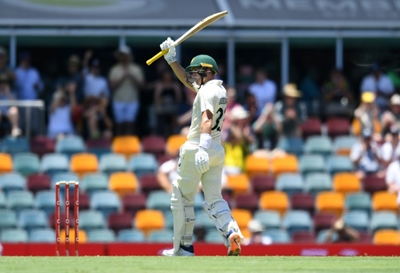 England rue missed chances as Australia reach 113-1 at lunch