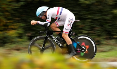 Dowsett fails in bid to regain cycling's hour record