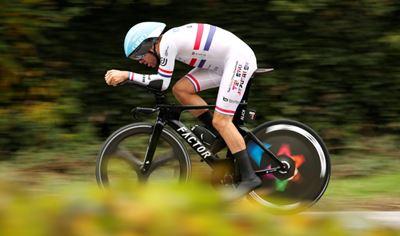 Dowsett fails in bid to regain cycling's hour record
