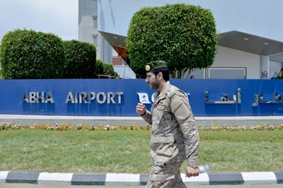 Yemeni rebel attack on Saudi airport kills one, wounds 21: coalition