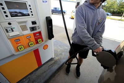 Oil demand surges, market set for deficit and volatility: IEA