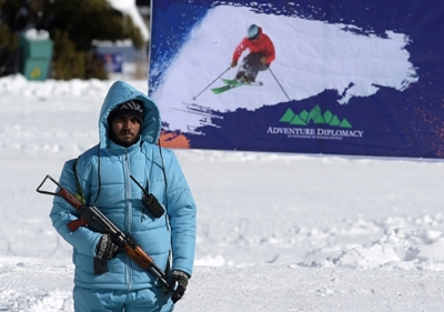 International skiers take to the slopes in Pakistan