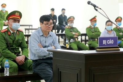 Rights groups condemn 10-year jail term for Vietnam blogger