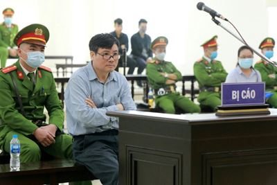 Rights groups condemn 10-year jail term for Vietnam blogger