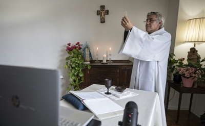 Mourning New York pastor feeds faithful devastated by COVID-19  