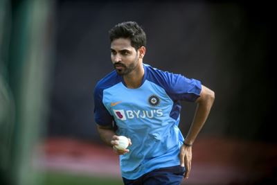 Hyderabad's Kumar out of IPL with thigh injury