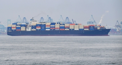 White House pushes 24-hour service to relieve US port snarls