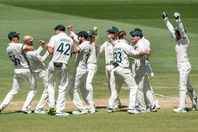Battling England succumb as Australia clinch second Ashes Test 