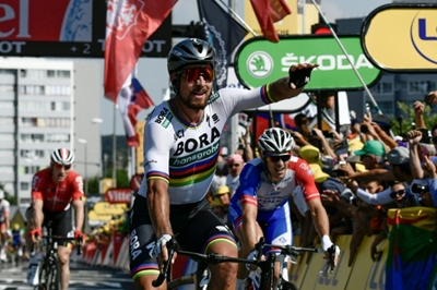 Sagan's 'special day' winning stage and yellow in front of family