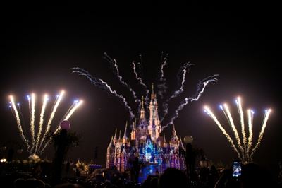 Shanghai Disneyland closes over China virus concerns