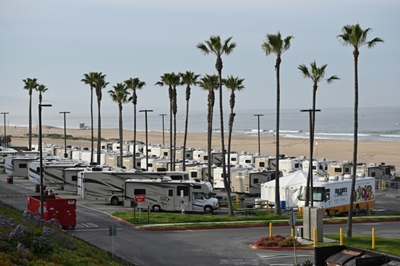 Los Angeles virus patients isolate in mobile homes