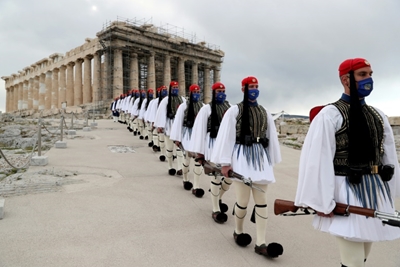 Greece to improve Acropolis access after restoration row