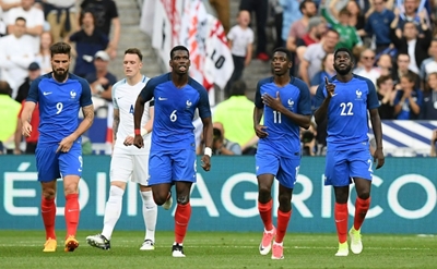 FIFA probes Russia over racist chants