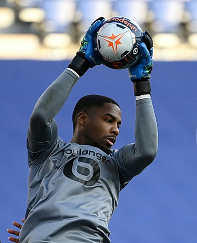 Smarting Garcia eyes Lille coup as PSG lie in wait