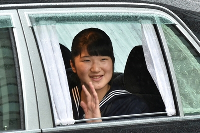 Poll finds over 80% in Japan back female emperor