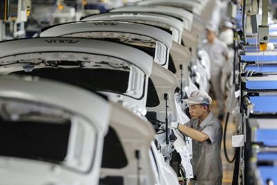China factory activity edges up in November: official data