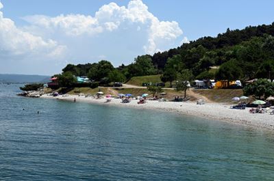 Croatia mulls 'tourist corridors' for Czechs