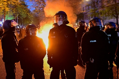 Berlin police slam 'unacceptable' May Day violence