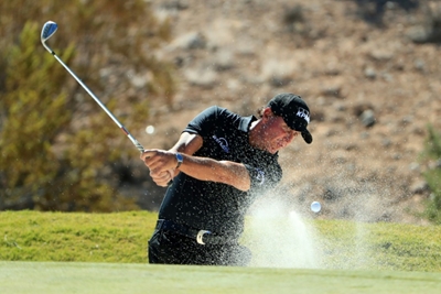 Mickelson aims for Ryder Cup, more 'bombs' as 50 nears