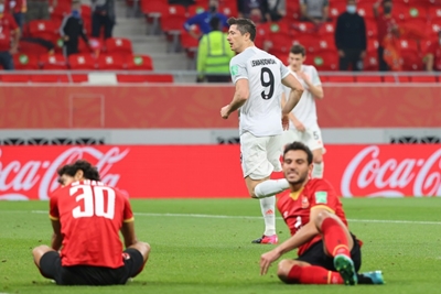 Bayern Munich into Club World Cup final after Lewandowski double