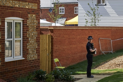 UK police rush to solve Novichok nerve agent death