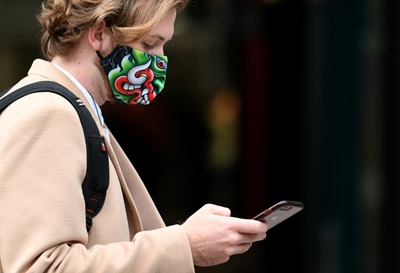 Apple to press ahead on mobile privacy, despite Facebook protests