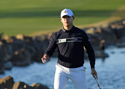 Late birdies lift Kim Si-woo to US PGA Tour win California desert