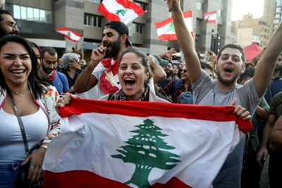 Lebanon reopens but crisis remains after PM resigns