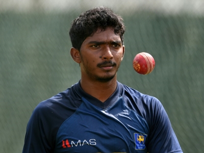 Sri Lanka edge out S. Africa by 3 wickets in only T20