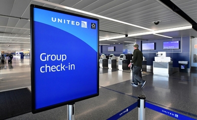 United Airlines plans layoffs if no more aid from Washington