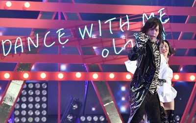 Sign o'the times: K-pop idol emerges from decades past