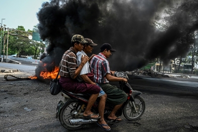 Firebomb attack at Suu Kyi's party headquarters in Myanmar