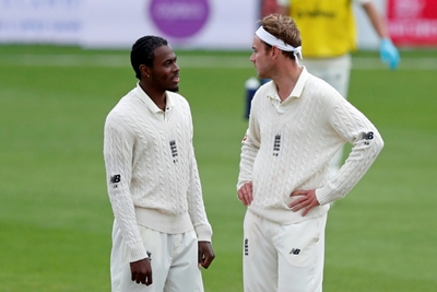 England great Broad warns against 'cheap' Test caps